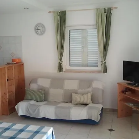 Guesthouse Banjol アパート *