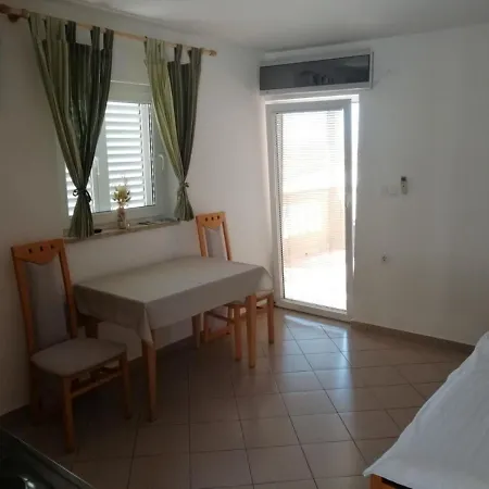 Guesthouse Banjol Apartamento